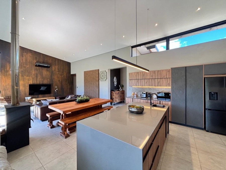 3 Bedroom Property for Sale in Van Der Hoff Park North West